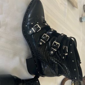 Leather boots used like new in very good condition